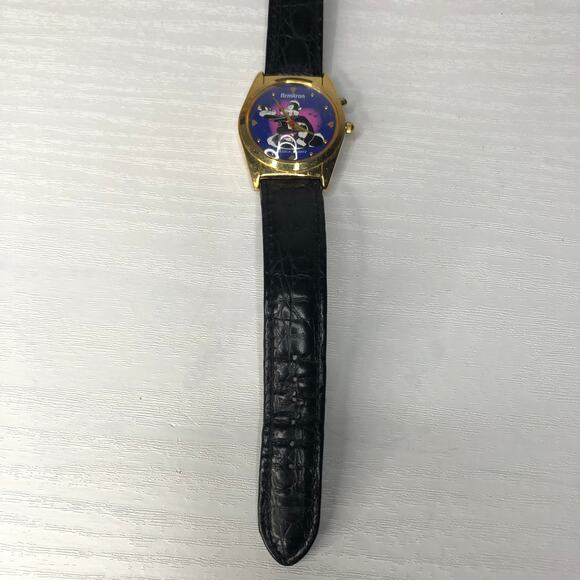 Vintage Warner Bros Pepe le Pew Penelope Watch - Doesn't Run, For Parts - Picture 6 of 11